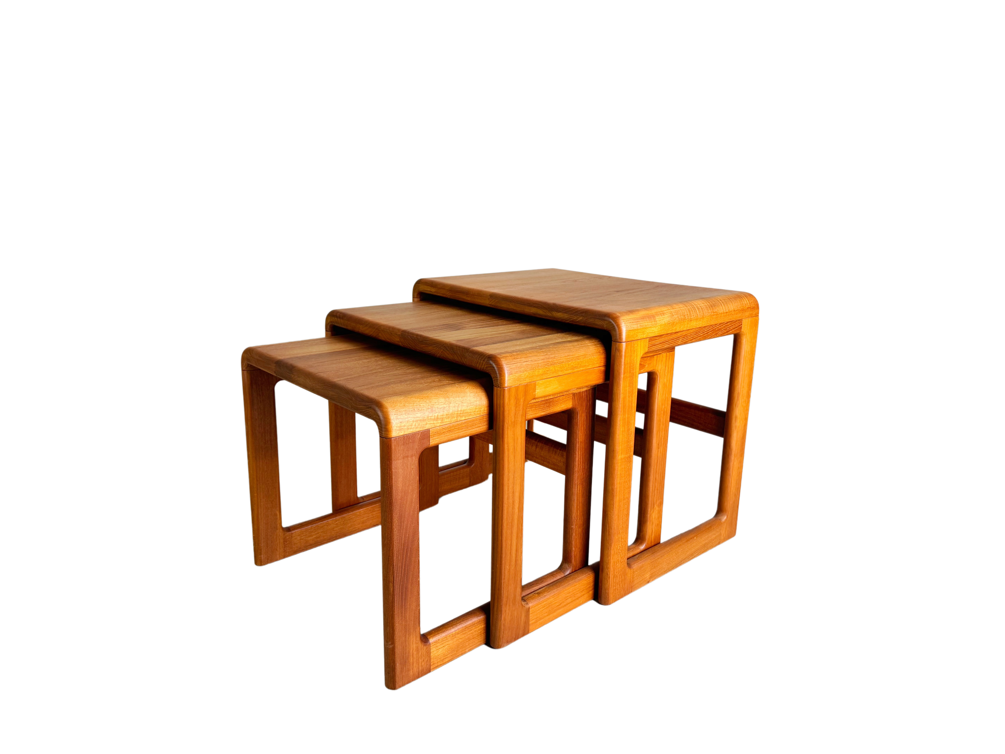 3er Set Midcentury Satztische Dyrlund Beistelltische teak couchtisch